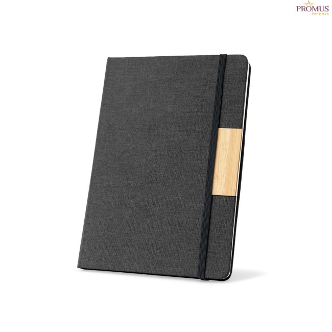 Conjunto Caderno A5 em Poliéster Reciclado e Caneta em Bambu Personalizado H930655