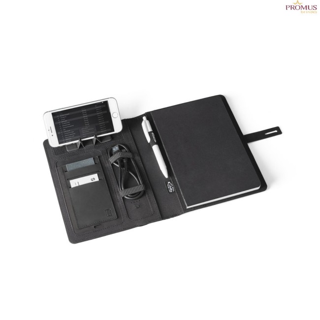 Pasta A5 em Poliéster Reciclado com Carregador por Indução 5.000 mAh Personalizada H530581