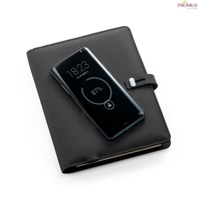Pasta A5 em Poliéster Reciclado com Carregador por Indução 5.000 mAh Personalizada H530581