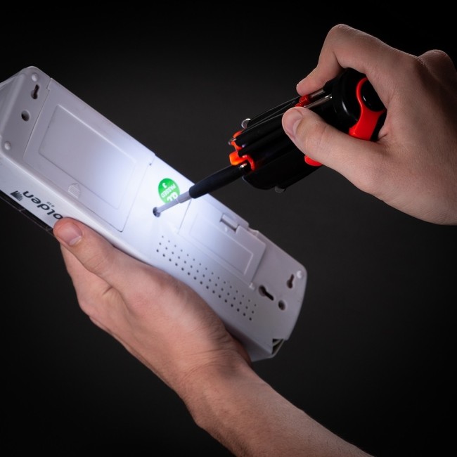Kit ferramenta retrátil com 7 chaves e lanterna de 6 Leds Personalizada para Brindes H1568